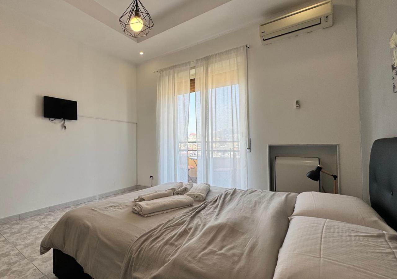 Corso Novara - 8 Posti Letto E Self Check-In Vicino La Stazione Centrale Di Napoli Luaran gambar